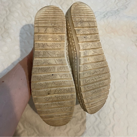 BOBS from Skechers Tan Canvas Flats Slip-Ons Memory Foam Women’s 6.5 Summer Shoe - Picture 6 of 7